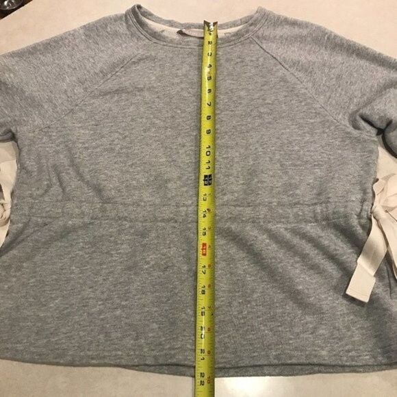 Athleta Long Sleeve Shirt with Side Ties Cinch Waist Sweatshirt Size Medium Grey - Picture 4 of 6